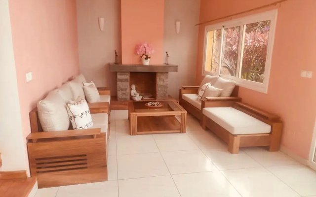 Room in Villa - Comfortable and Welcoming Suite With Terrace Overlooking the Lake