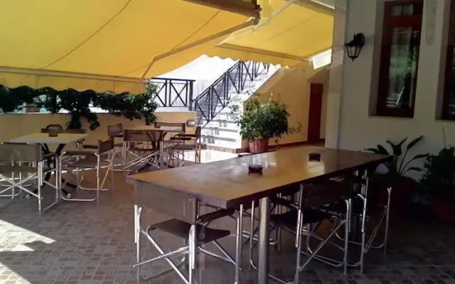 Argiroupolis Dimitris Rooms
