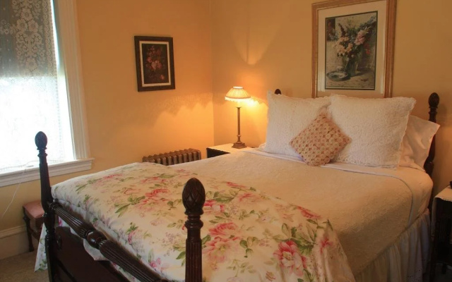 Amanda Gish House Bed & Breakfast