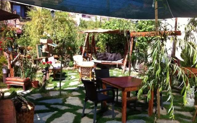 Ala Guesthouse