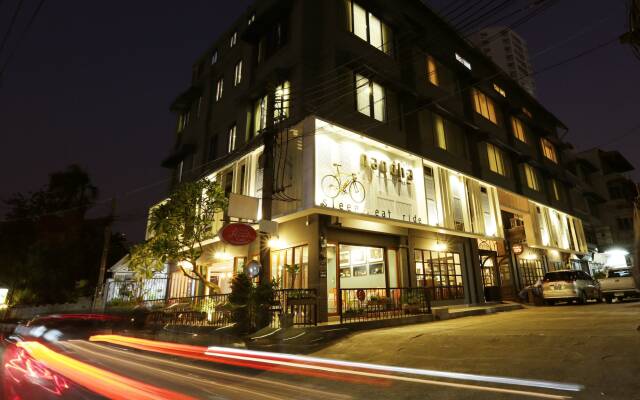 Nandha Hotel вид на фасад