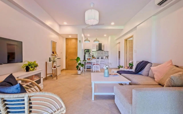 Tastefully Done 1BHK Apartment by tisyastays