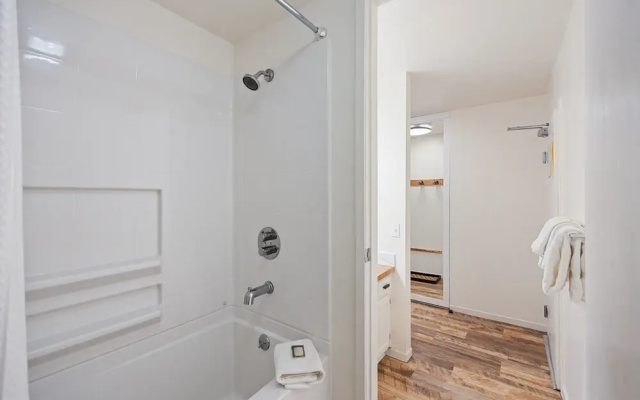 114 Bldg B 1 Bedroom Condo