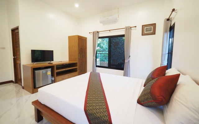 Chanapha Residence (SHA Extra Plus)