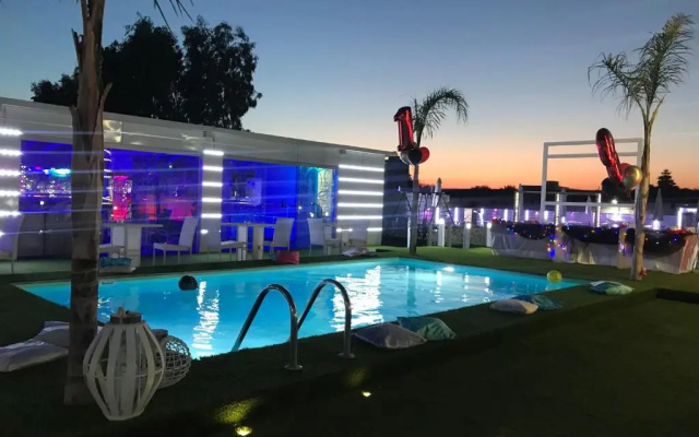 Gold Hotel