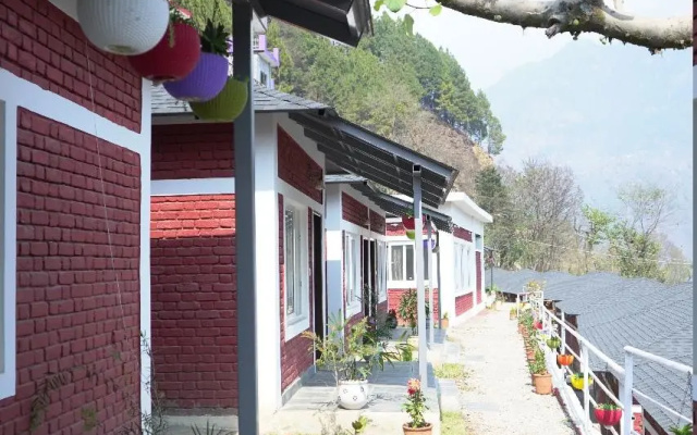 Char Machan Resort
