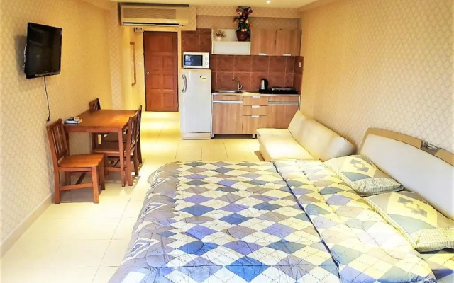 Jomtien Beach Condo - Studio Close to the Beach