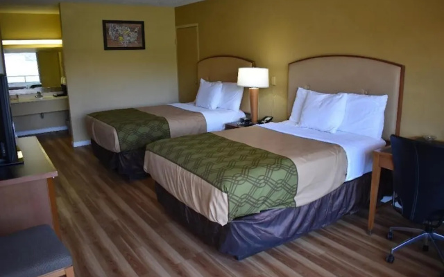 Inn by the Lake Gilbertsville Hotel