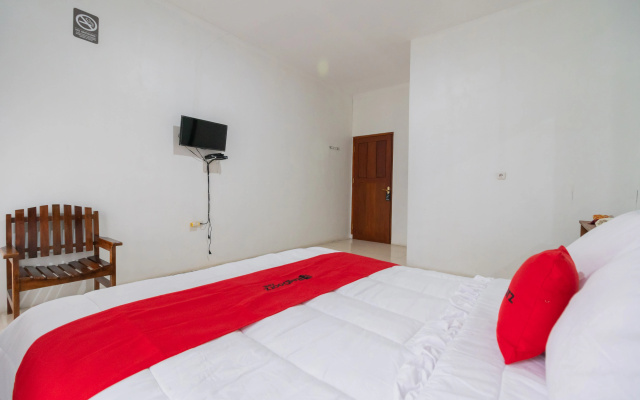 RedDoorz Syariah near Danau Kembar Solok