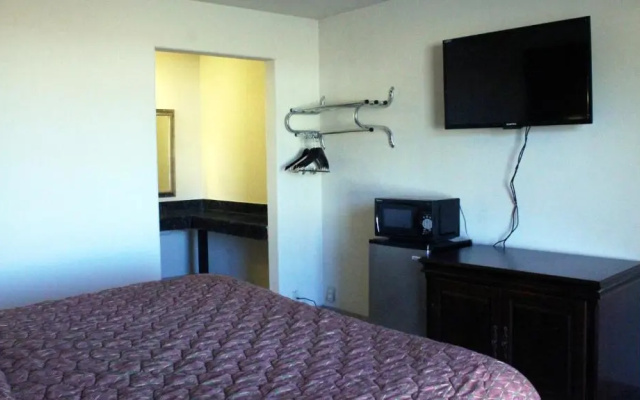 Royal Inn  Suites