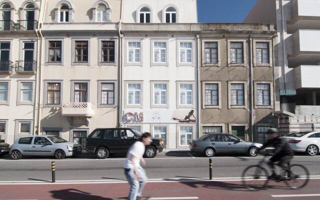 Отель Flattered to be in Porto вид на фасад