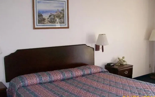 American Inn and Suites White Hall