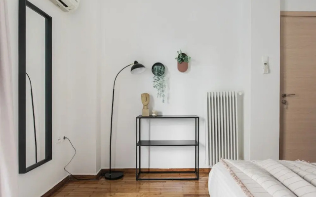 Groovy 2BR Apartment in Koukaki