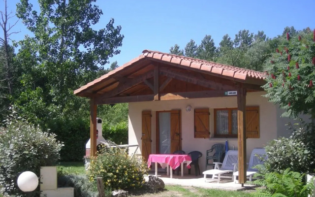 Camping Les Lacs de Courtes - Gîtes