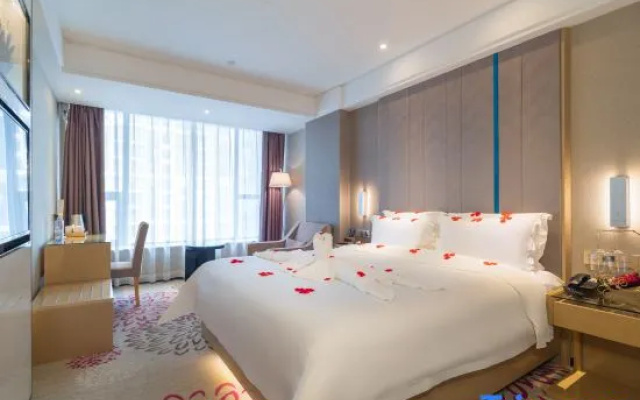 Lavande Hotels·Zhanjiang Haibin Avenue Jiangnan Shijia