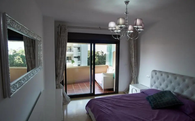 Roy Boston - Luxury Apartment