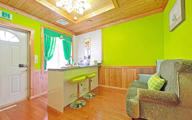 Gyeongju Epilogue Pension (Spa Karaoke, Netflix Available)