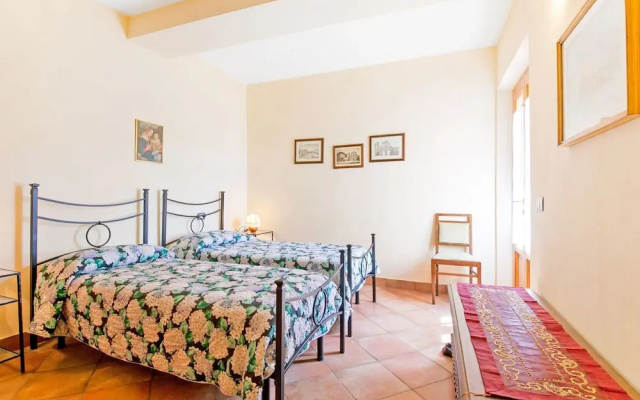 Cozy Holiday Home in Lamporecchio with Swimming Pool