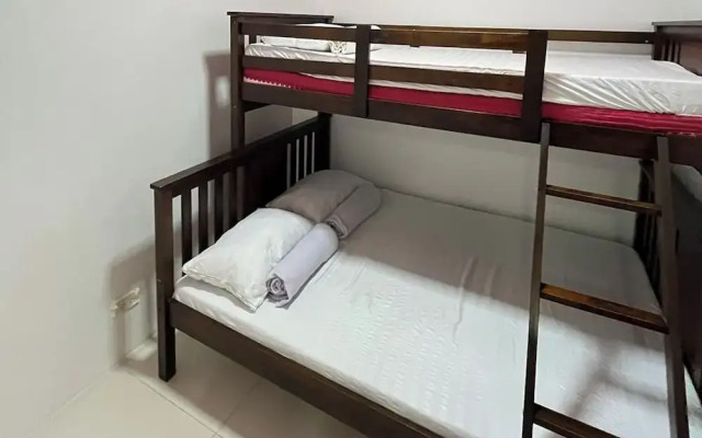 Krystalclaine Homestay-Burnham Hill Condo