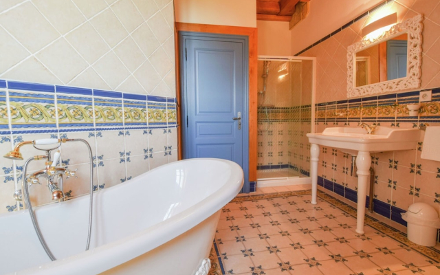 Elegant Villa in Saint-medard