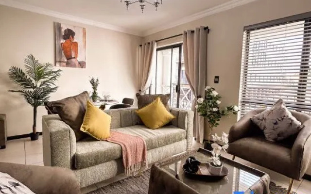 Zalari Luxe Suite, 1 bed, Cottonwoods, Sandton