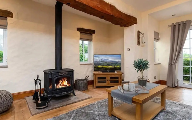 No 2 Ty Cerrig