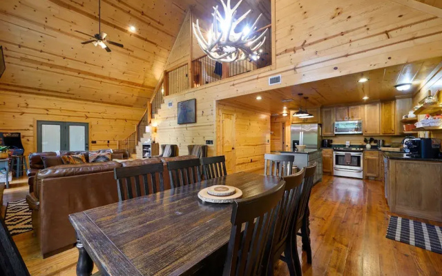 Summer Moon Lodge - For 8ppl