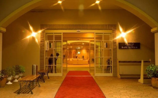 camel hotel resort