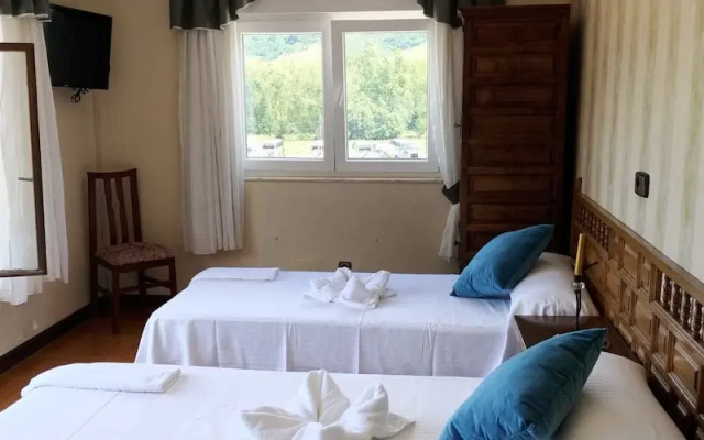 Hostal & Restaurante Miralpas
