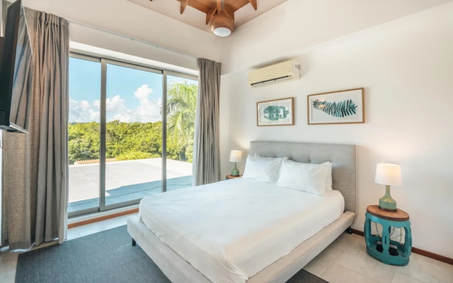 Luxury 6BR Villa w Pool Maid at Yarari, Punta Cana