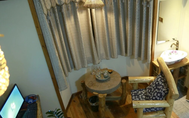 Xiangxi Cultural Inn in the Dream