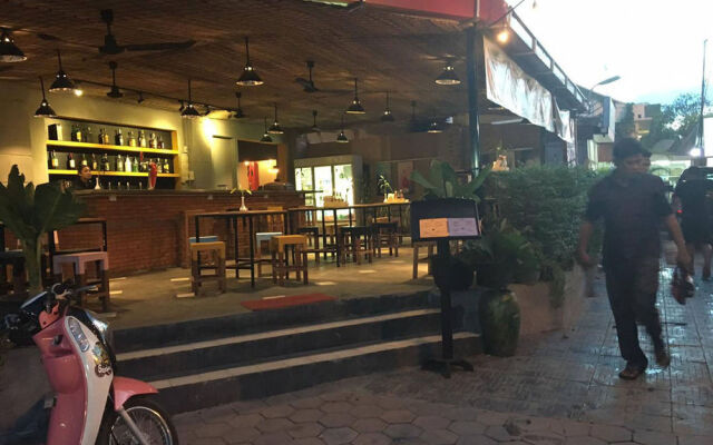 Отель CENTRAL Hostel Камбоджа, Сиемреап - отзывы, цены и фото номеров - забронировать отель CENTRAL Hostel онлайн вид на фасад