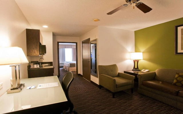Holiday Inn Express & Suites Chicago-Deerfield/Lincolnshire by IHG