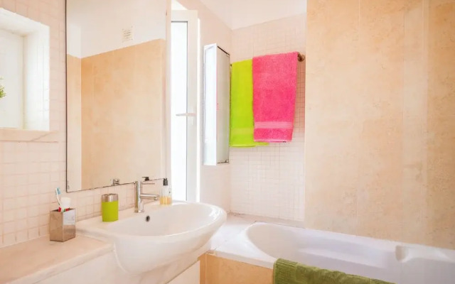 Sunny 5BR Villa at Prainha Club
