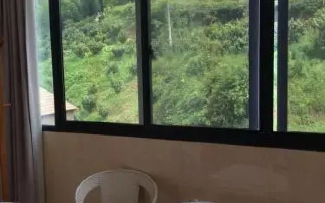 Lakeside Xiaozhu Guesthouse