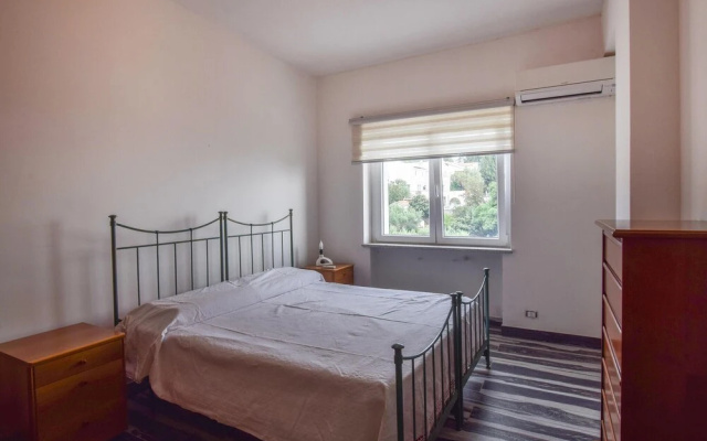 Beautiful Home in Stalettì With Wifi and 4 Bedrooms
