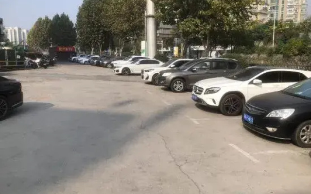 Yunxi Light Luxury Hotel
