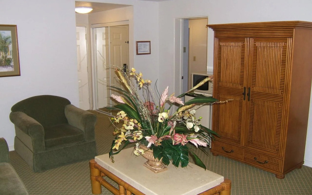 Castaways Resort and Suites