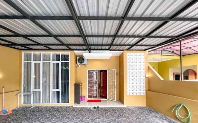 Lucky Guest House Wahid Hasyim