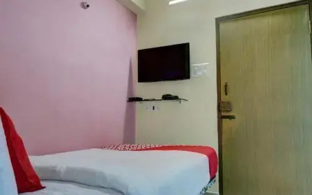 OYO 22101 Shree Raksha Comfort