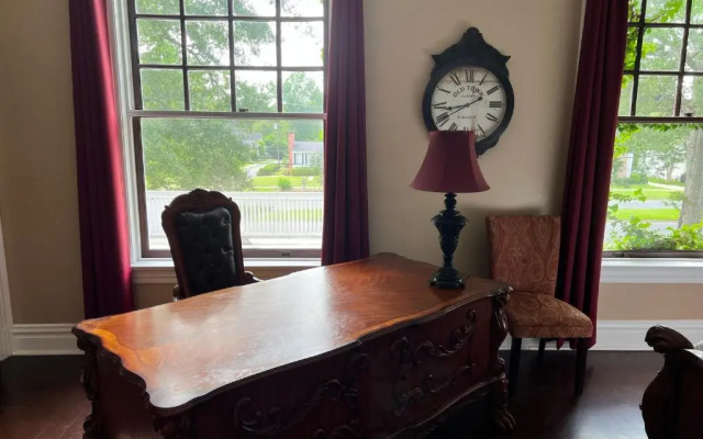 Huffman Manor Inn