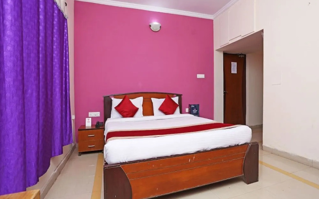 OYO Flagship 4877 Aradhya residency