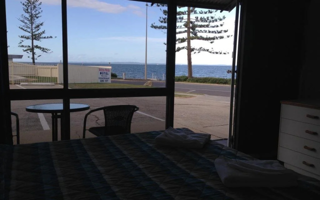 丛林流浪汽车旅馆(Waltzing Matilda Motel)