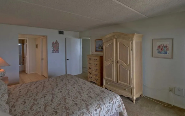 Seville 603 Minium 3 Bedroom Condo by RedAwning