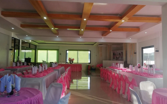Jaimees Hotel  Resort