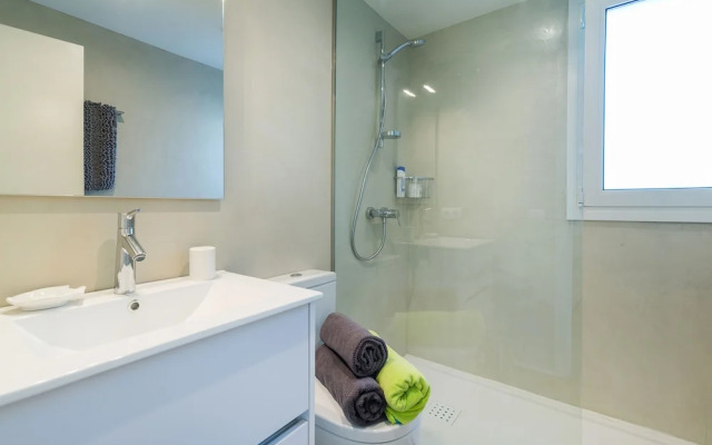 Stylish Sa Riera Apartment, 5 mins walk to Beach