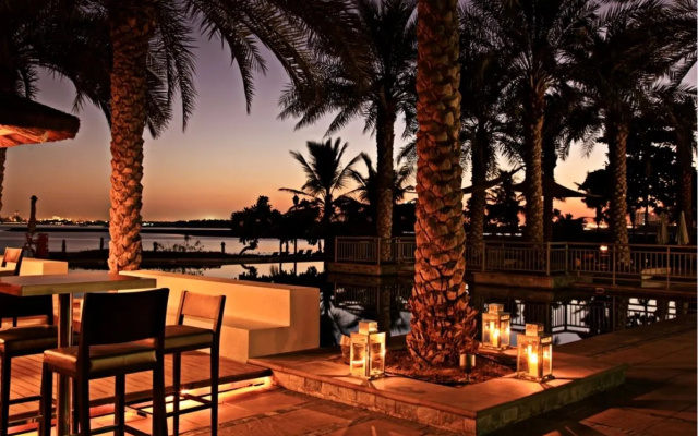 Mövenpick Jumeirah Lakes Towers Hotel