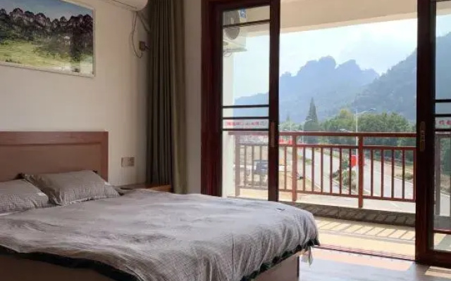 A Rest in Xinchang