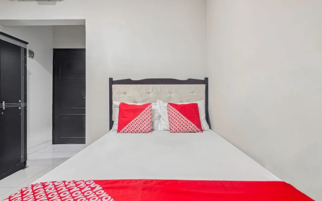 OYO 93500 Rizki Residence TOS Syariah Near PT Bank KB Bukopin Tbk