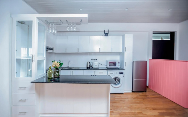 The Breeze Luxury Apartment